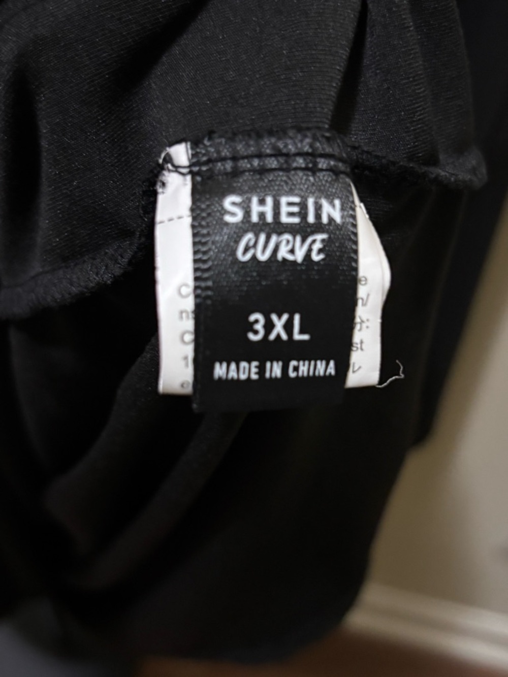 Lot Of Two Women LOS ANGELES CALIFORNIA Graphic Crop Tee & T-shirt Sz Large,  3x - Picture 5 of 11